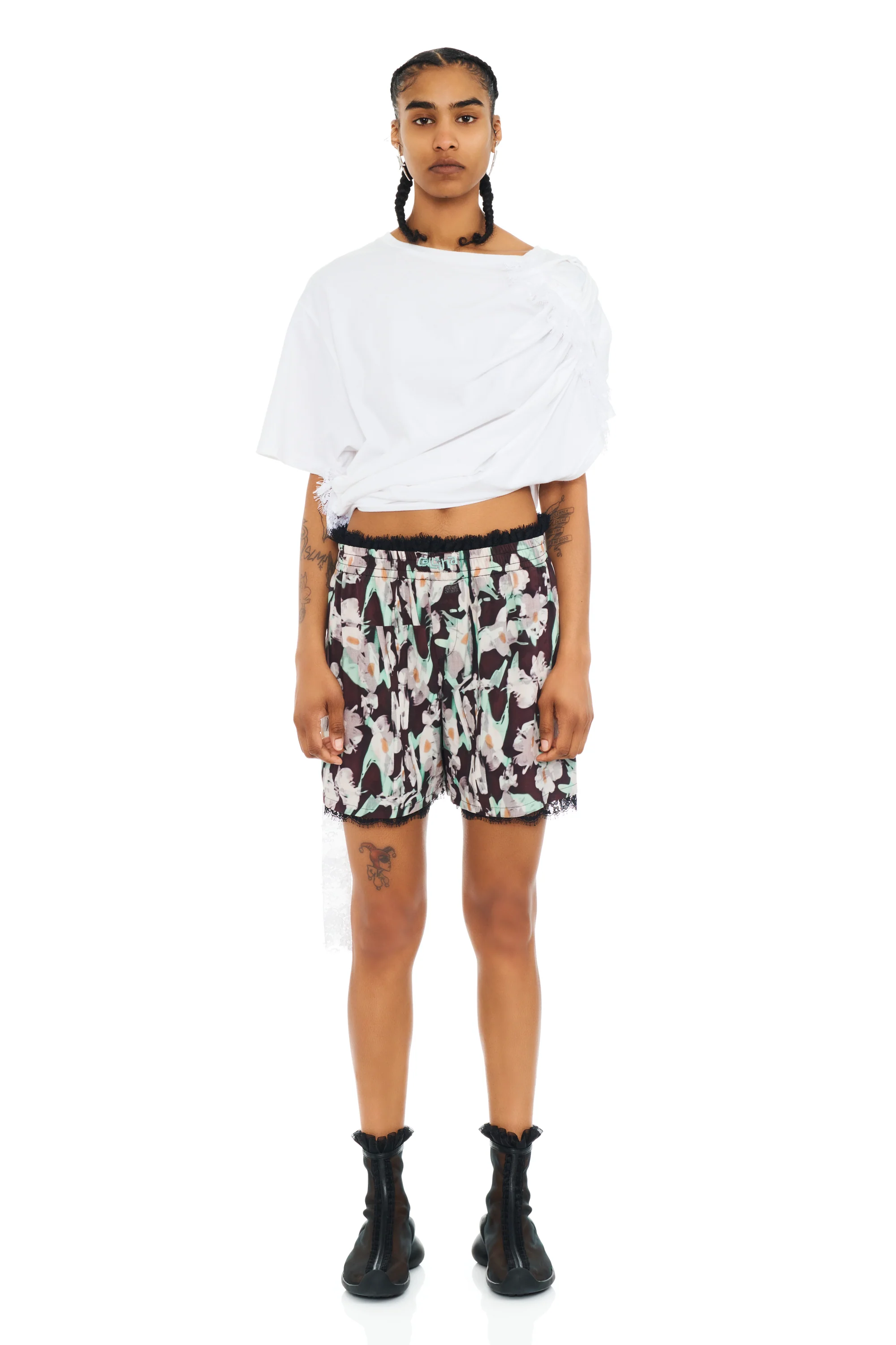 BLACK PAINTED DAISY MINI ODEON BOXER