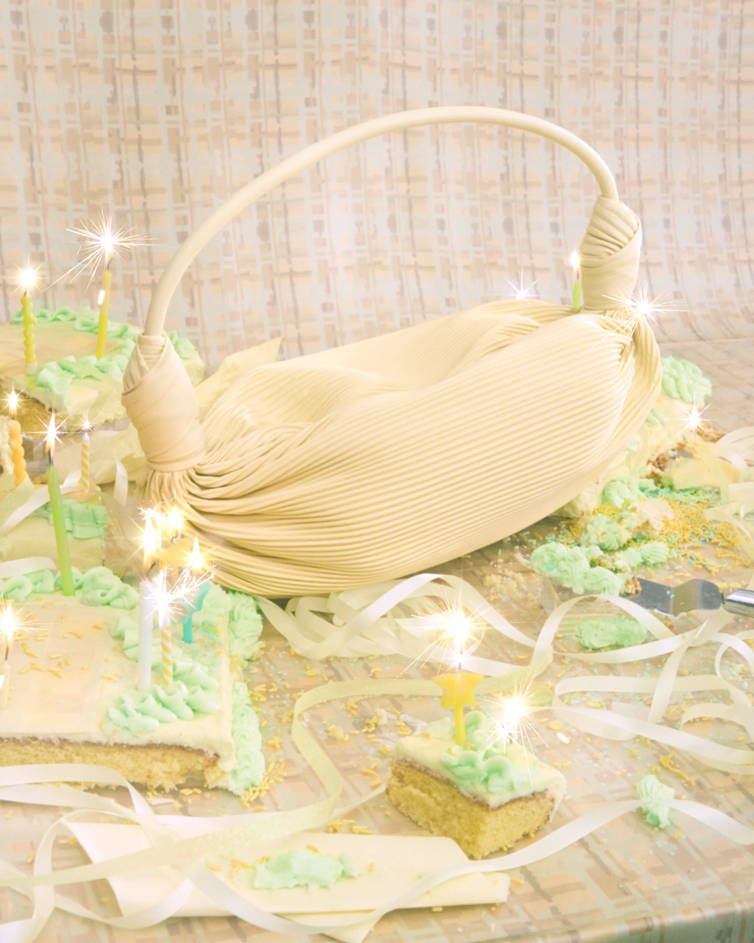 BUTTER WAVE KNOT BAG - Image 2